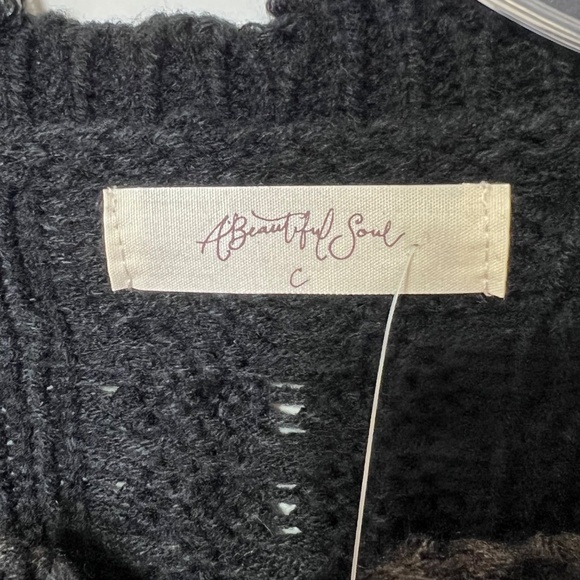 A Beautiful Soul Captivating Pullover Fringe Sweater NWT - Picture 10 of 12